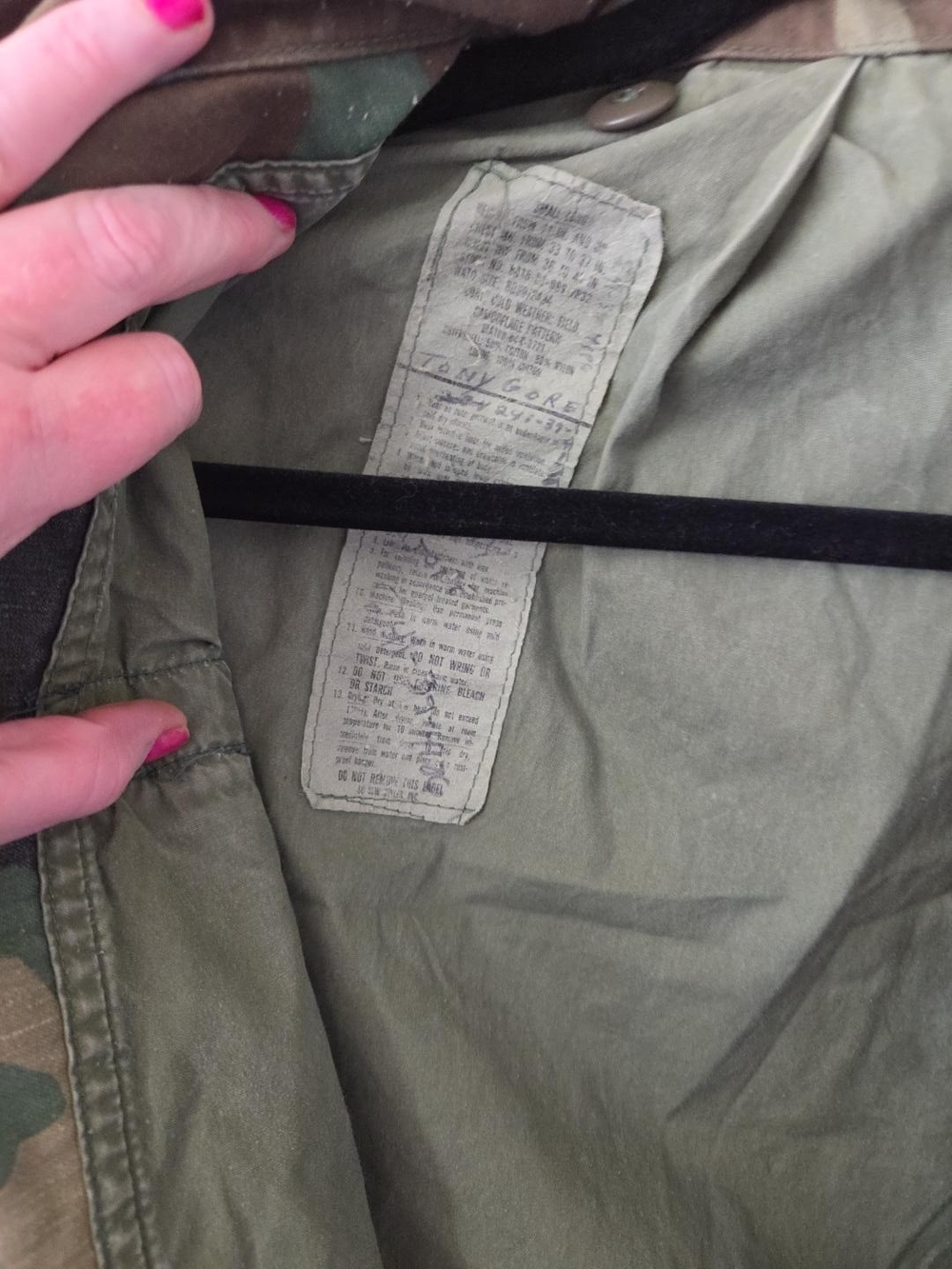 Sanyo Men's Classic Khaki Trench Coat - Picture 6 of 6